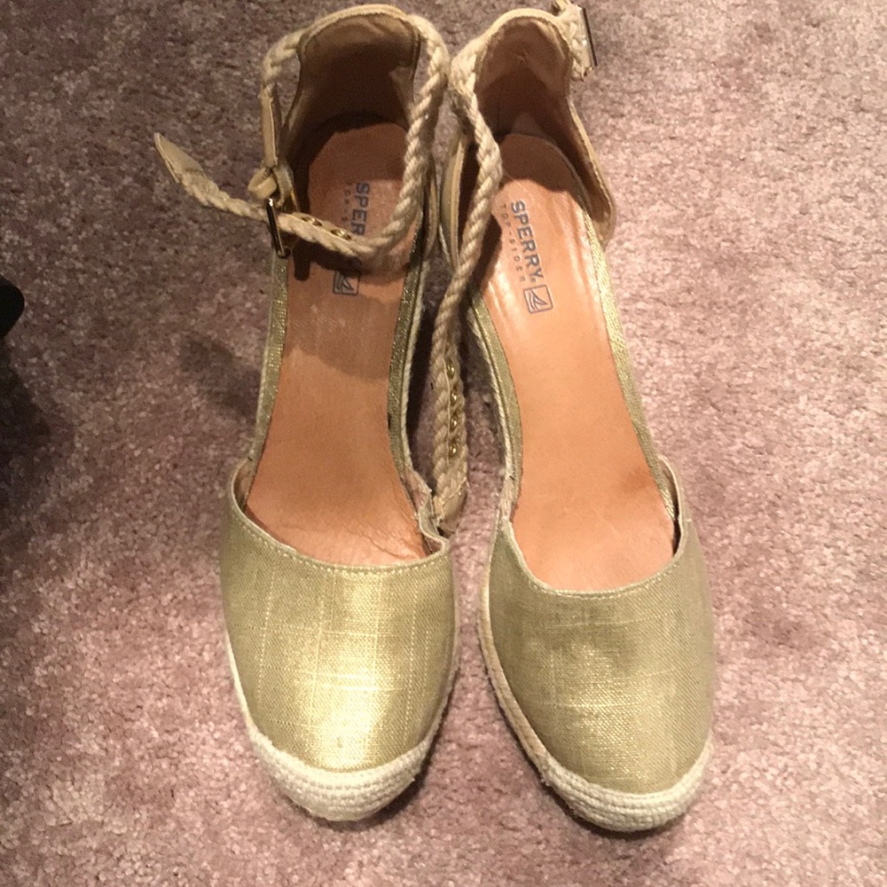 Size 9 Sperry Espadrilles in Gold